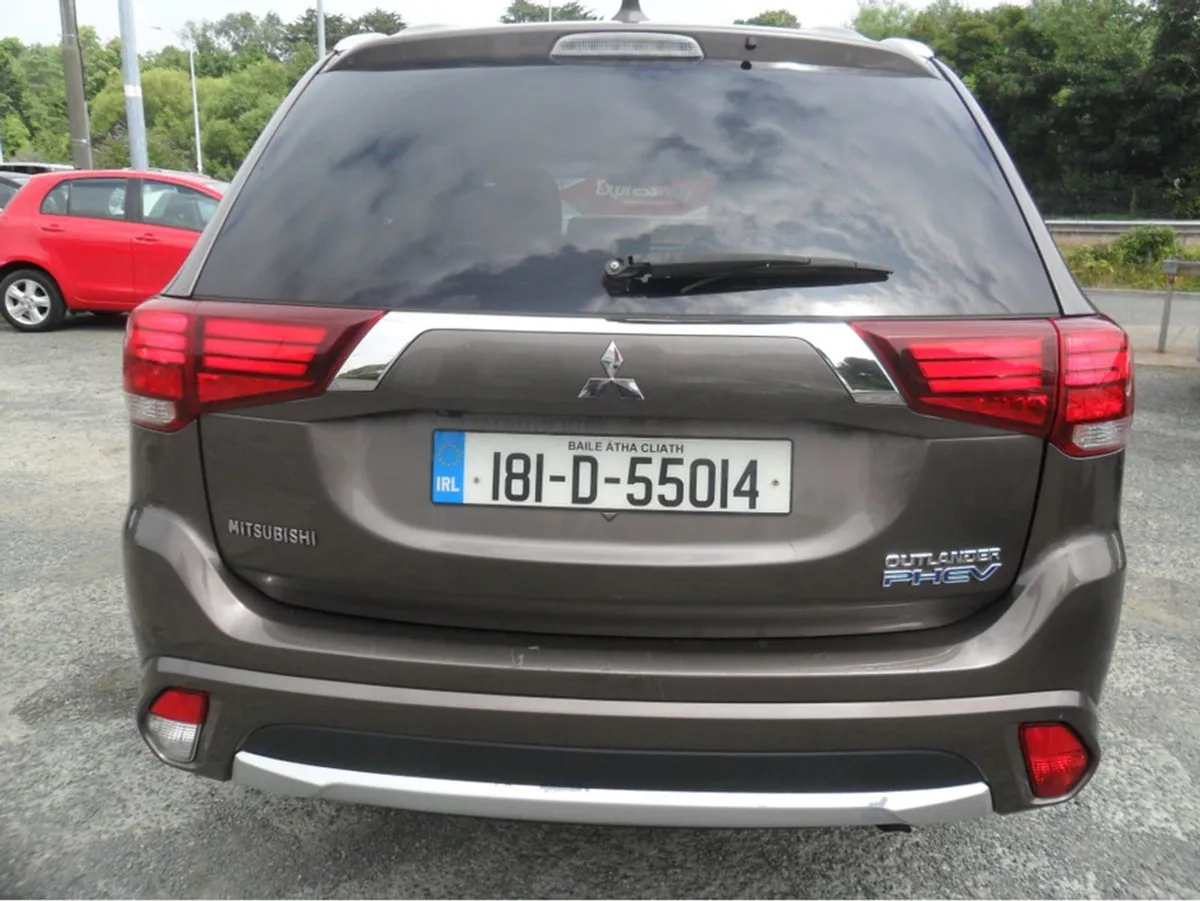 Mitsubishi Outlander 2.0 Juro Phev 4WD 20 200BHP - Image 4