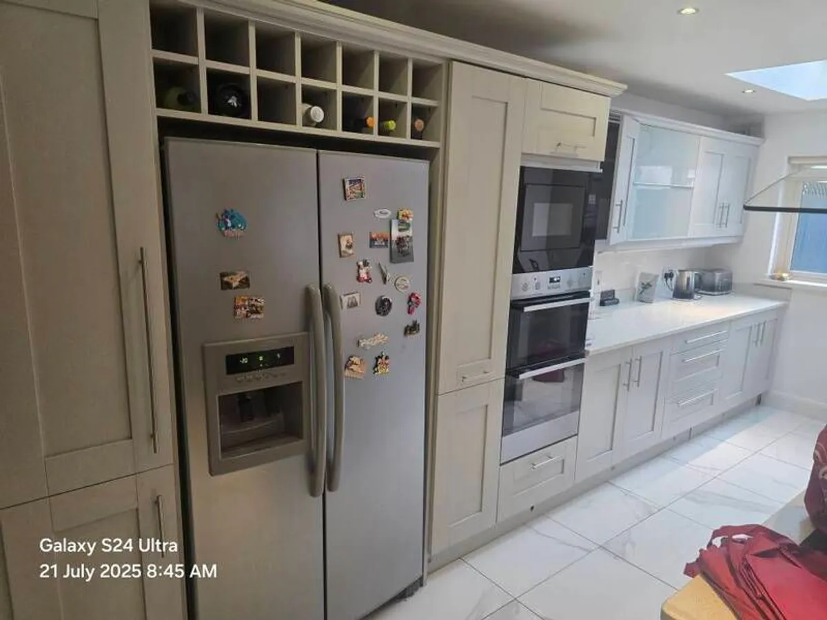 Kitchen with Island - Image 1