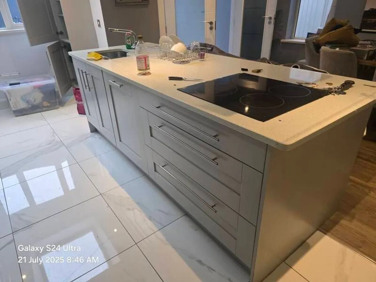 Kitchen with Island - Image 2