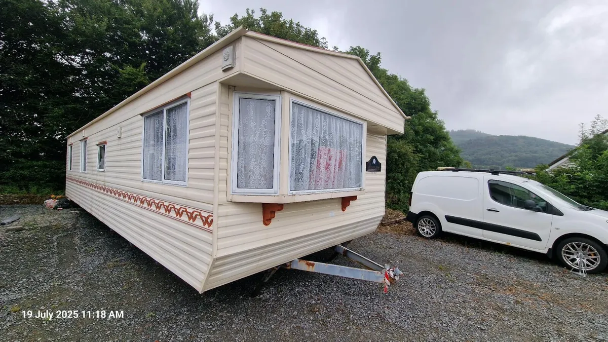 Mobile Home  37ft x 12ft - Image 1