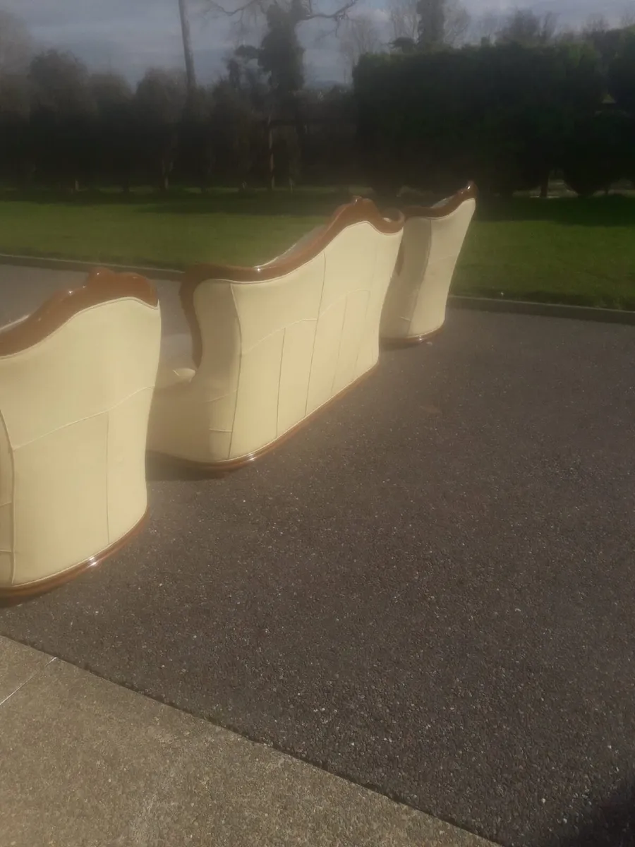 Couches and foot stool - Image 3