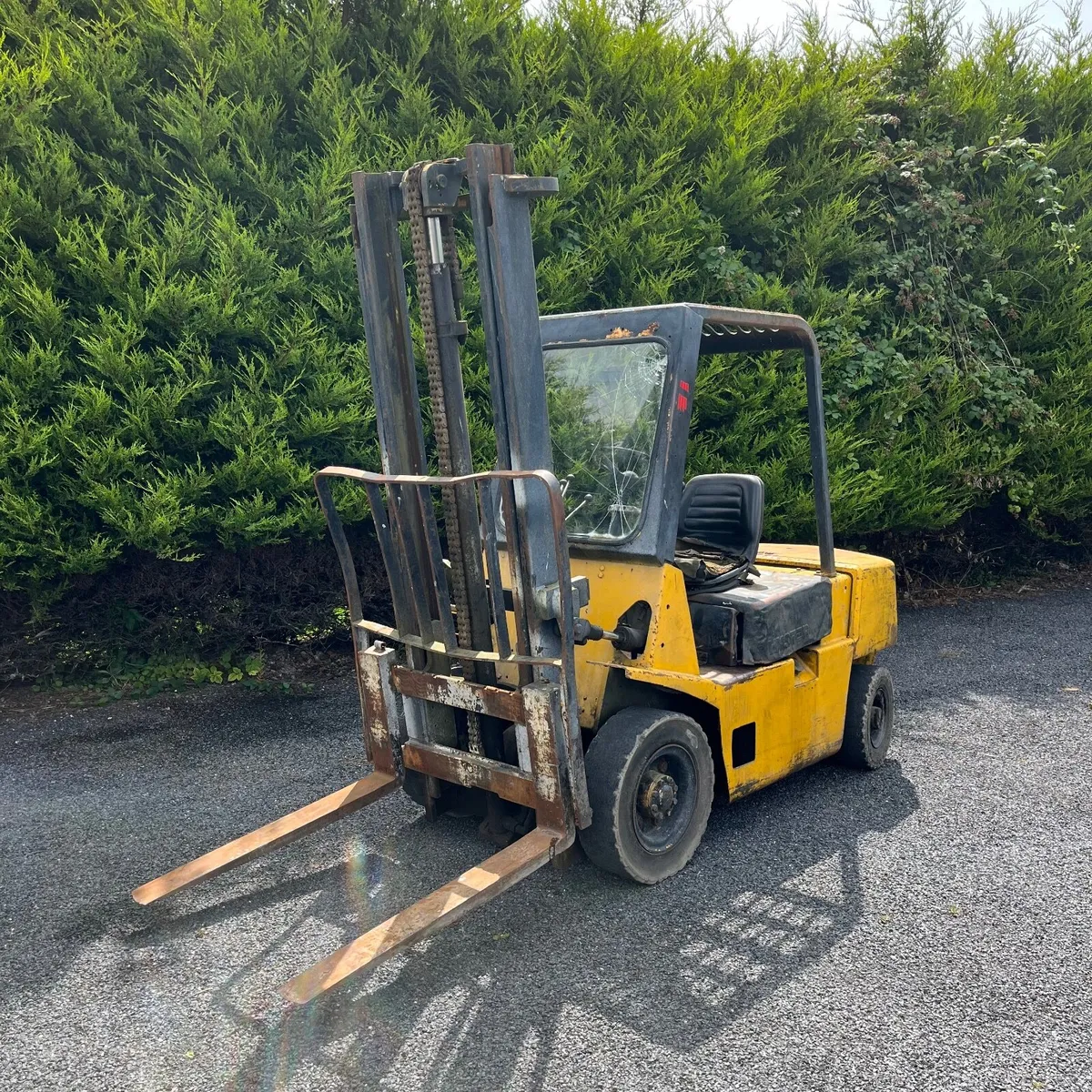 3 ton forklift - Image 1