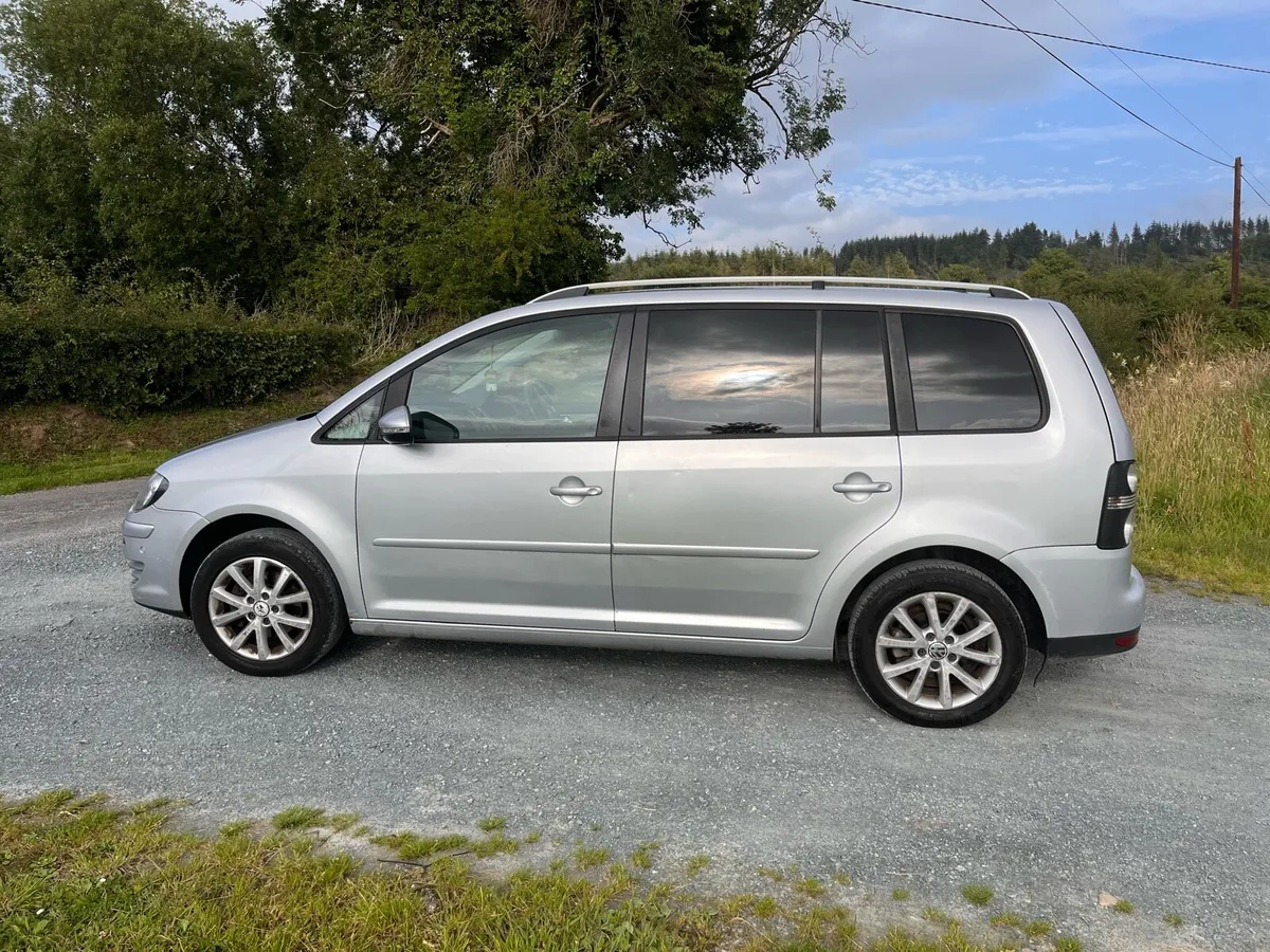2010 Volkswagen Touran reliable family MPV - Image 2
