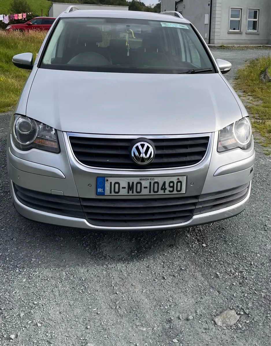 2010 Volkswagen Touran reliable family MPV - Image 3