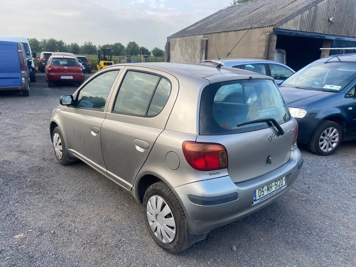 Toyota Yaris 2005 - Image 3