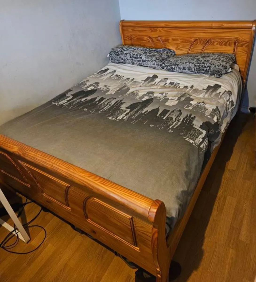 Gorgeous 4 Ft 6” Double Bed Frame - Can Deliver - Image 1