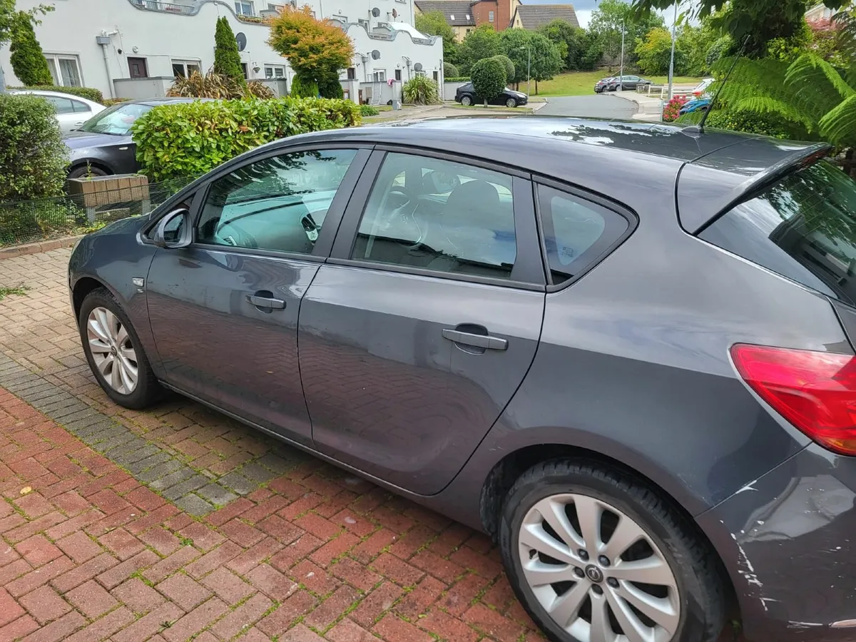 Opel Astra 2013 - Image 3