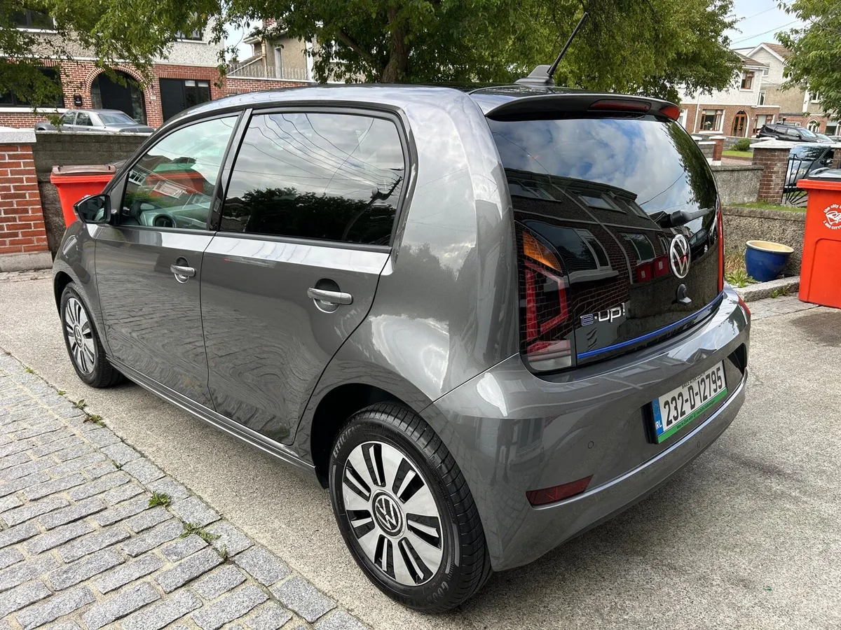 2023 232D VW E-Up Tiny Mileage, Showroom Condition - Image 4
