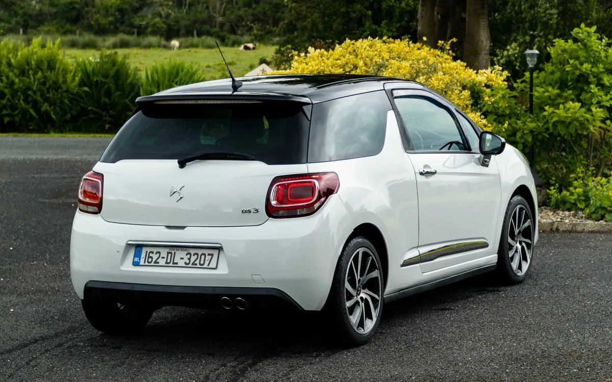 2016 Citroën DS3 1.6 Blue HDi (120) D-Sire - Image 3