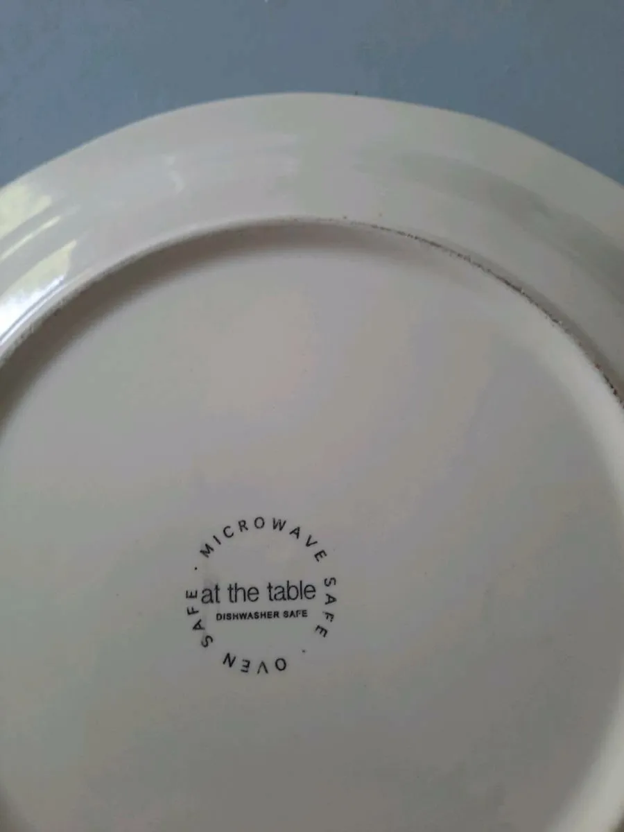 Two heavyweight dinner plates - Image 3