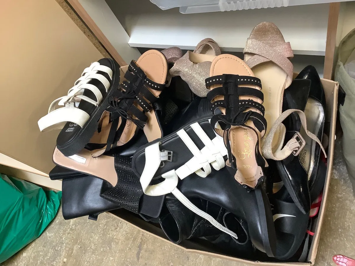 100 pairs of shoes/sandals and kids shoes - Image 3
