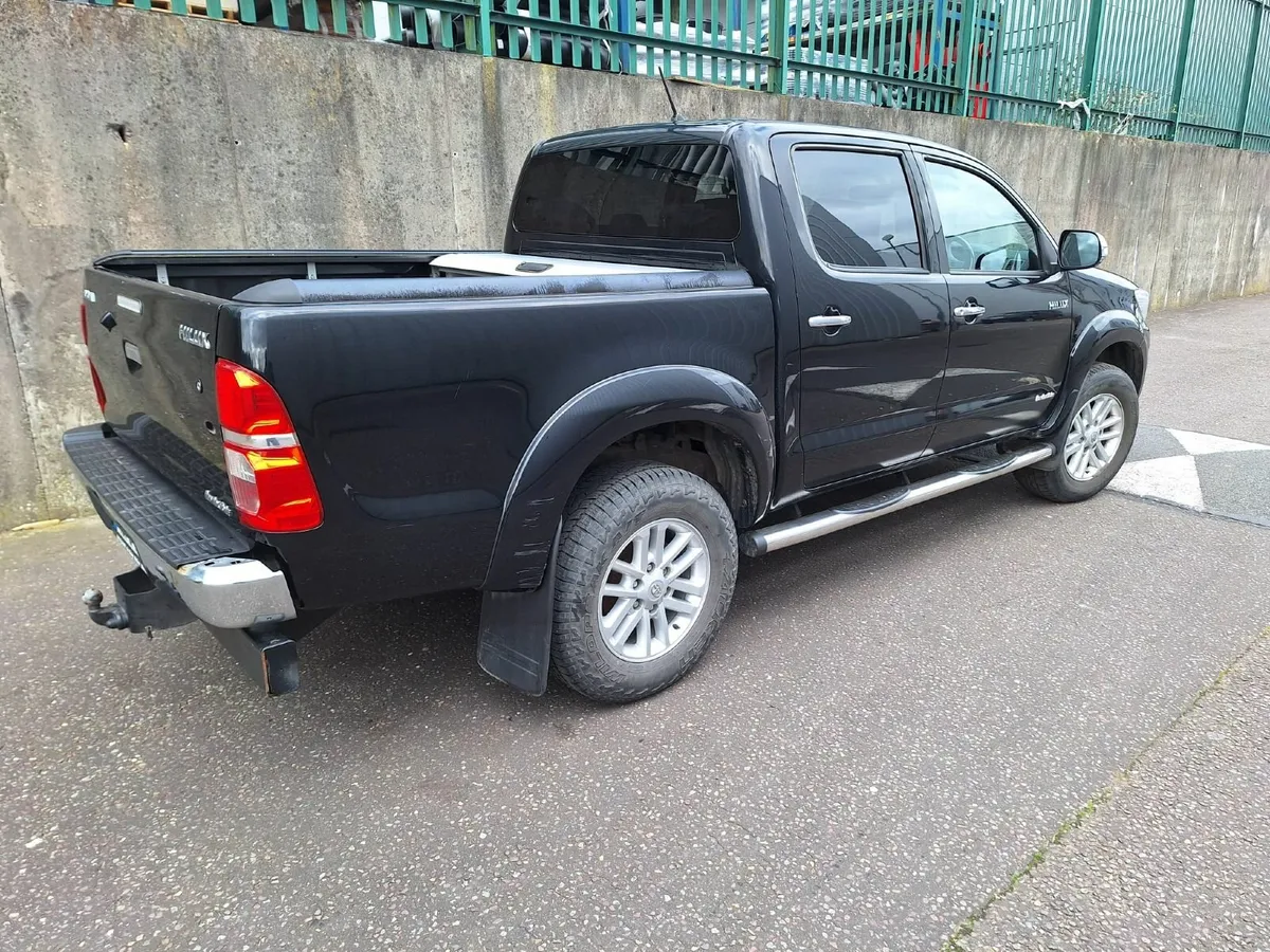 Toyota Hilux 2015 - Image 2