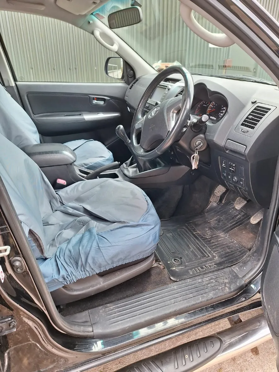 Toyota Hilux 2015 - Image 3