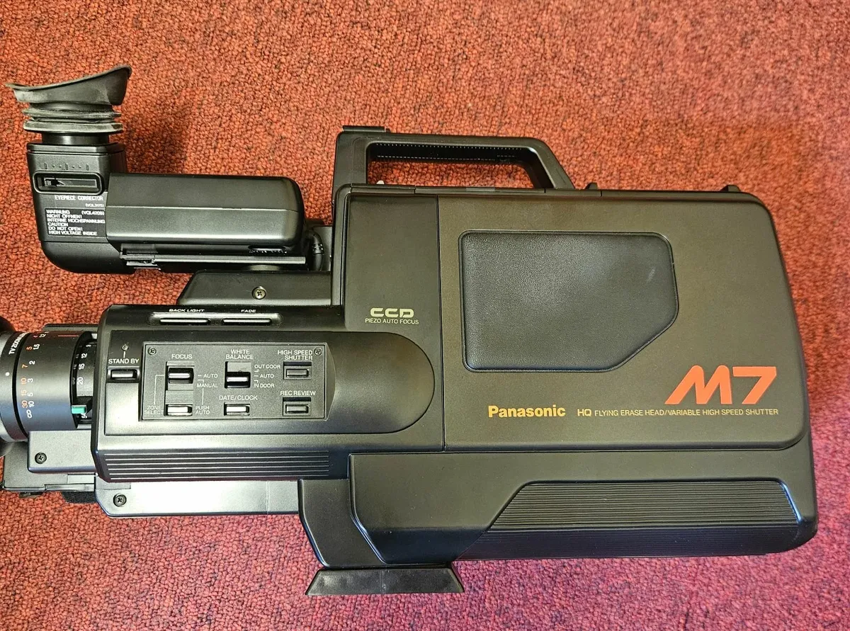 Vintage Video Camera - Image 2