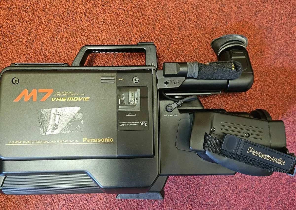 Vintage Video Camera - Image 3