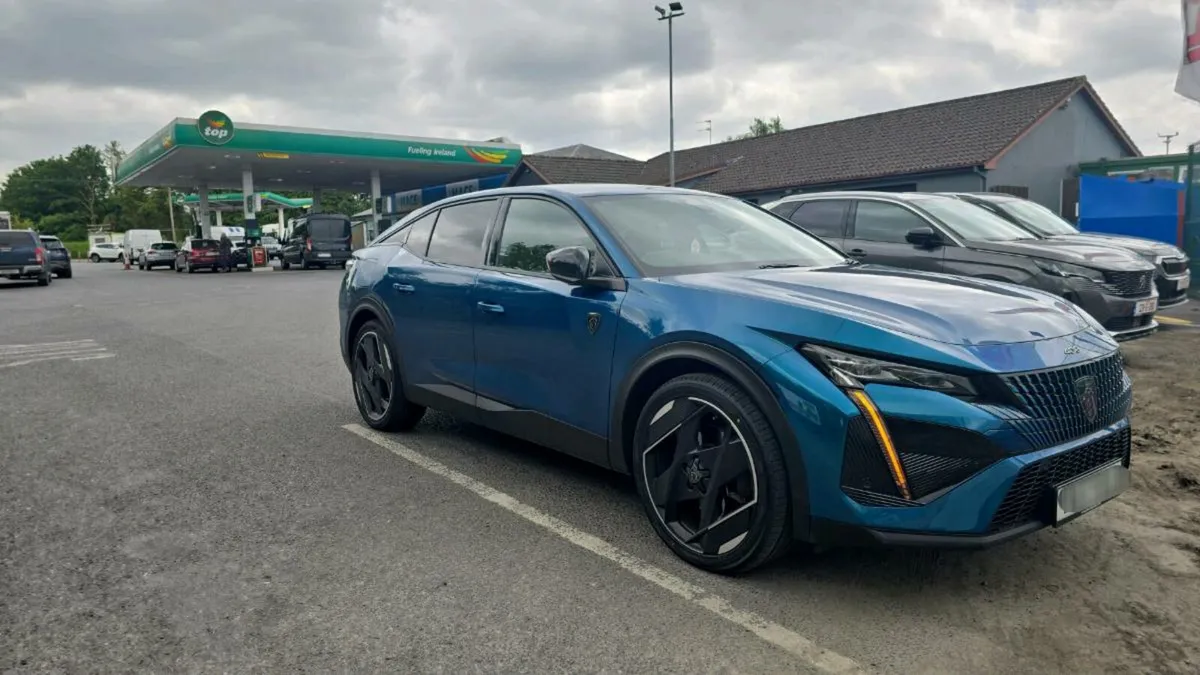 Peugeot 408 225bhp PHEV GT Top Spec - Image 3