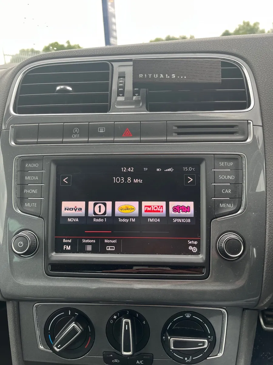Volkswagen Polo 2015 - Image 3