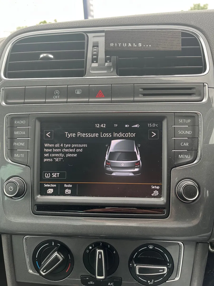 Volkswagen Polo 2015 - Image 4