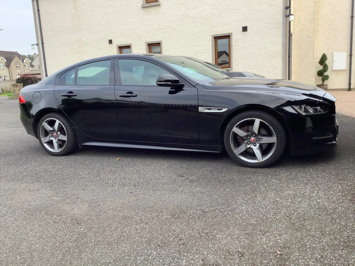 Jaguar XE 2019 - Image 4