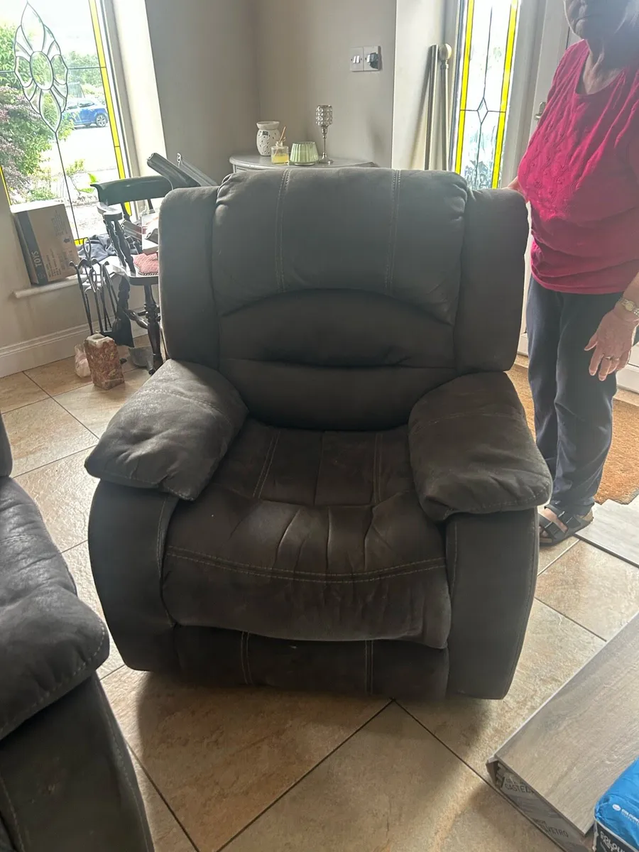 Grey couches - Image 3