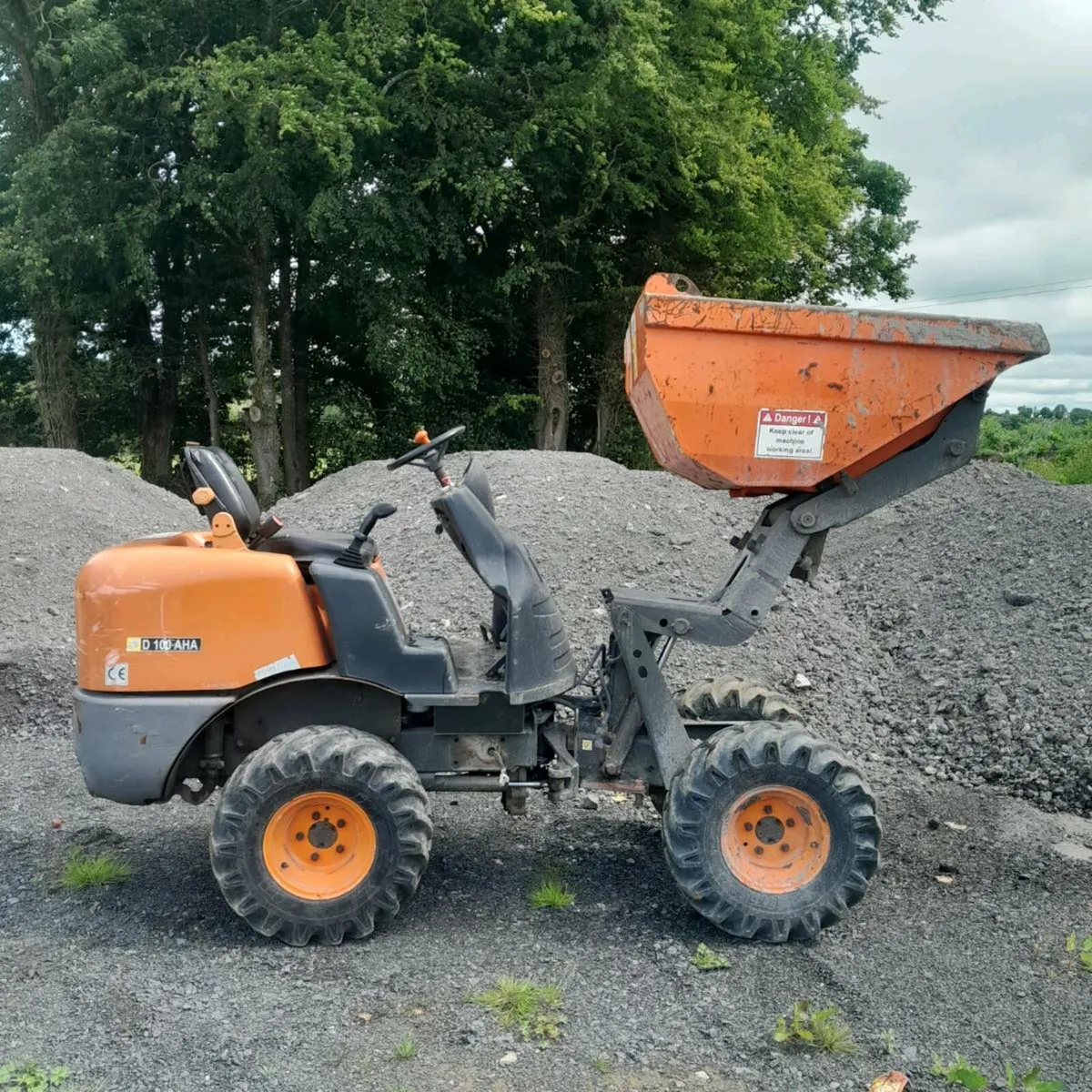 One ton High tip dumper - Image 1