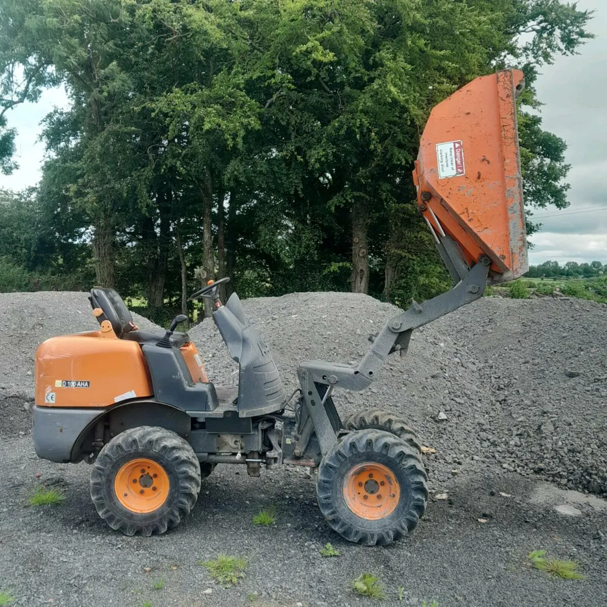 One ton High tip dumper - Image 2