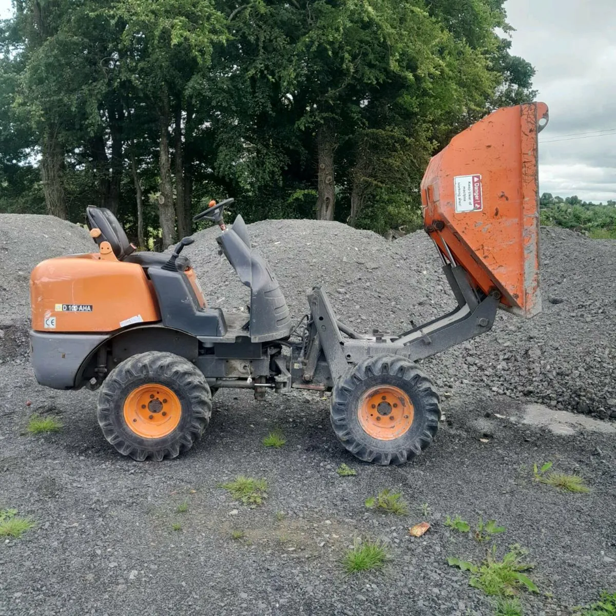 One ton High tip dumper - Image 3