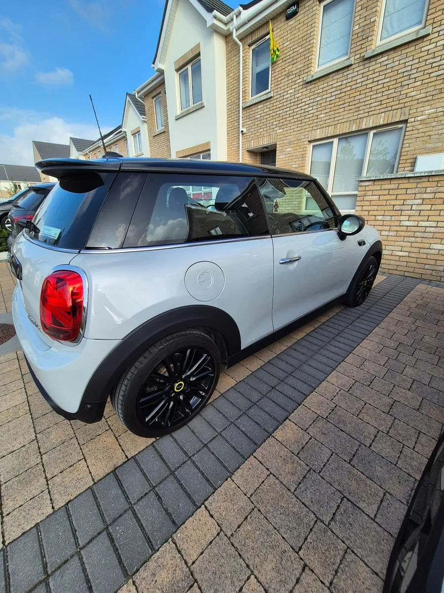 Mini Cooper 2021 Electric Type 2 - Image 3