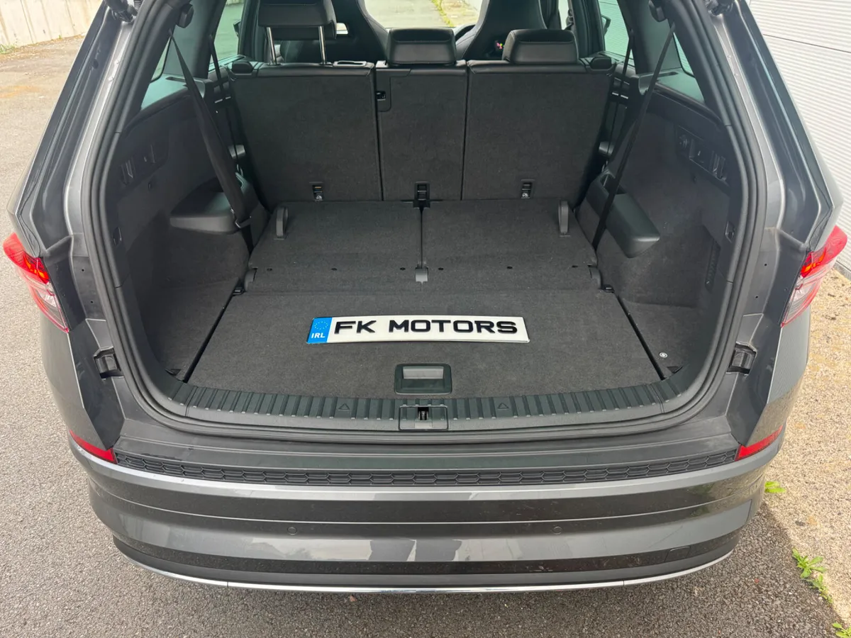 Skoda Kodiaq 2023 Sportline sunroof & dsg 7seats - Image 3