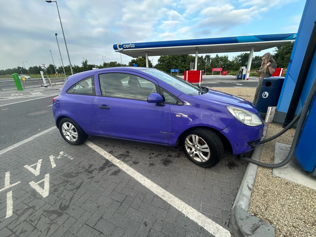 2010 Vauxhall Corsa 1.0 Energy *Rare Colour* - Image 3