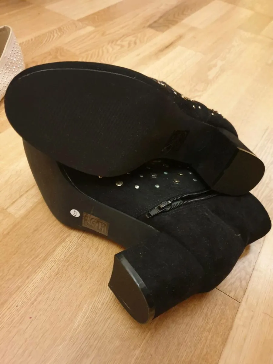 Boots - Image 3