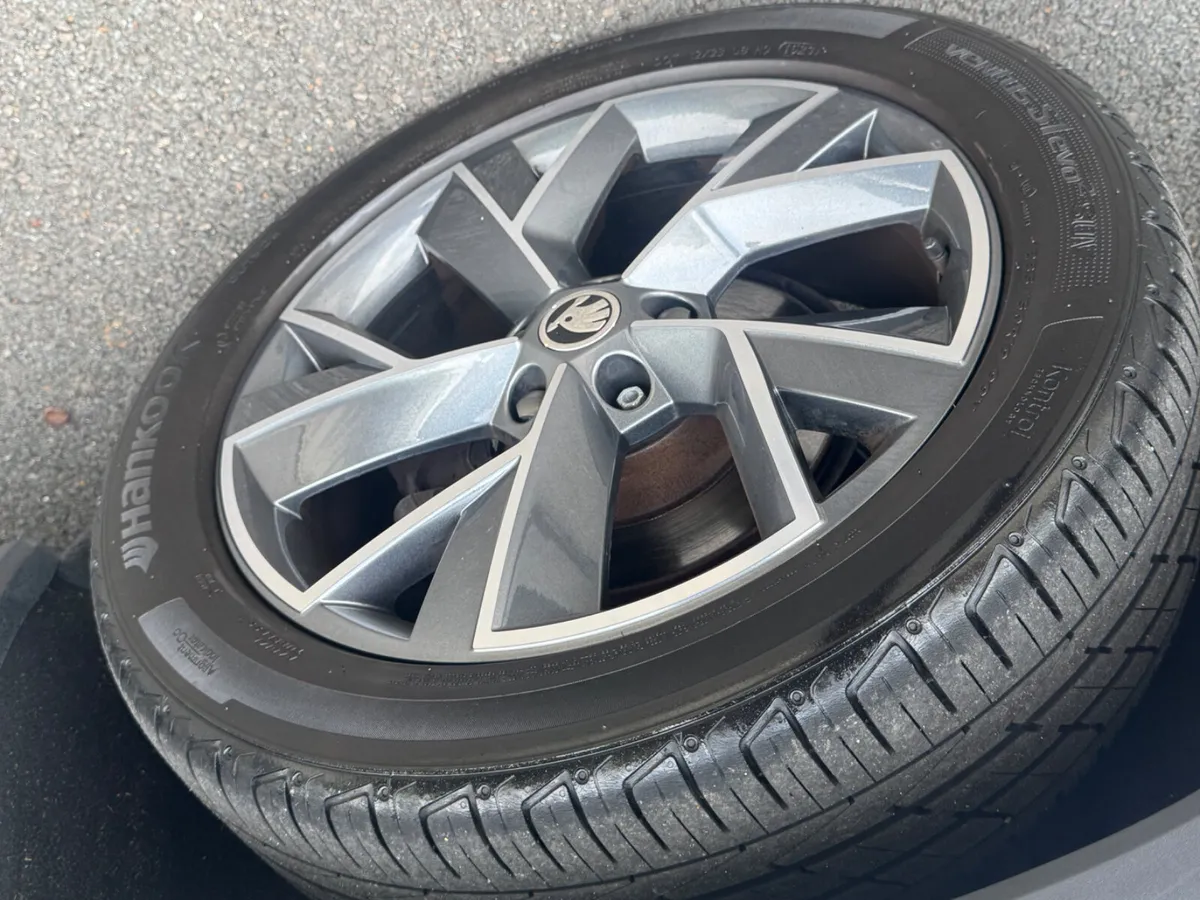 Skoda Kodiaq 2023 Sportline sunroof & dsg - Image 2