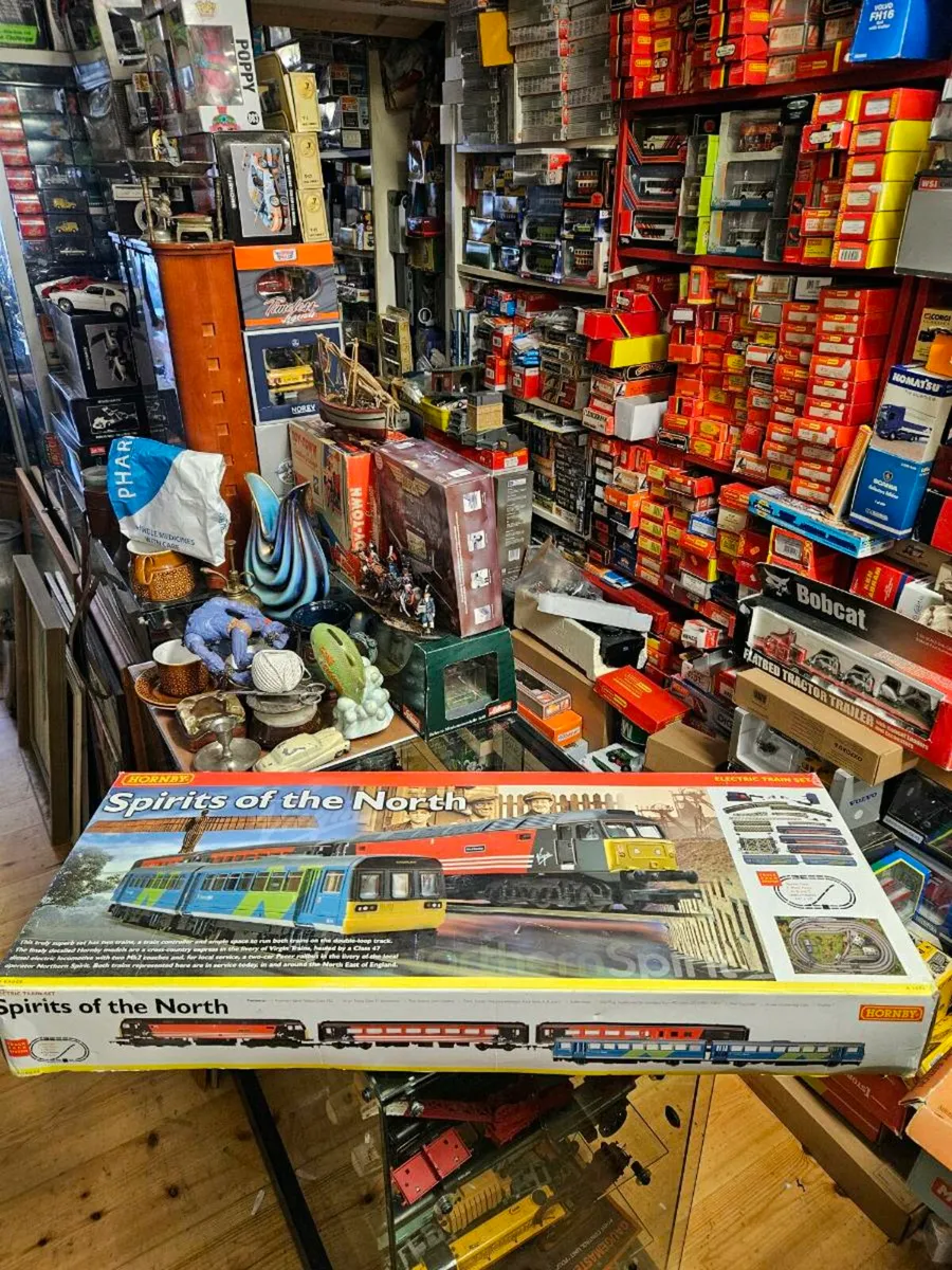 Hornby OO Spirits of the North Train Set - Image 1