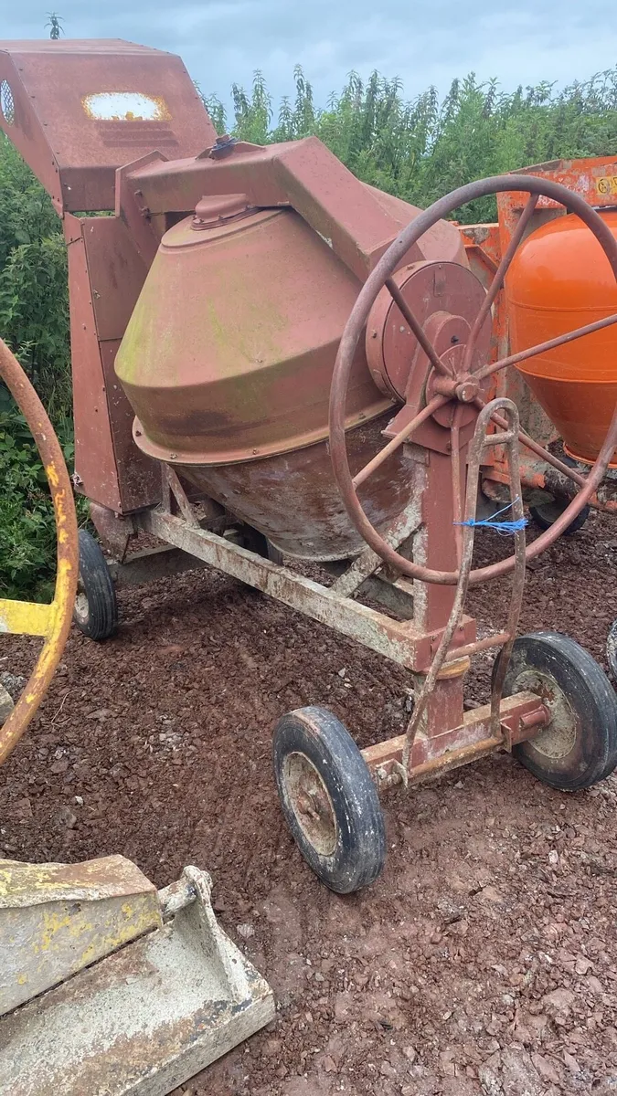 cement mixer - Image 1