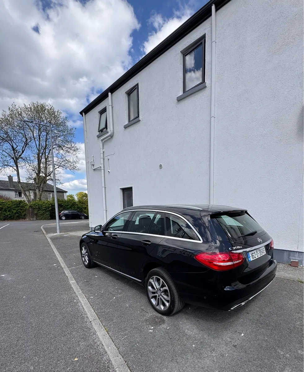 Mercedes-Benz C350e Plug-in Hibrid 2.0 petrol - Image 4