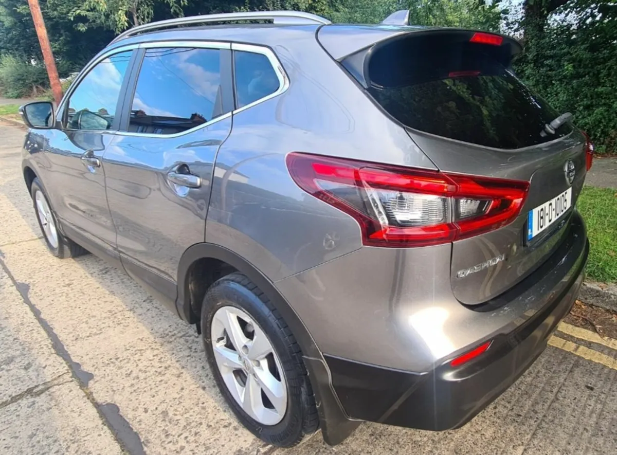 181 Nissan Qashqai 1.2 Automatic High Spec - Image 3
