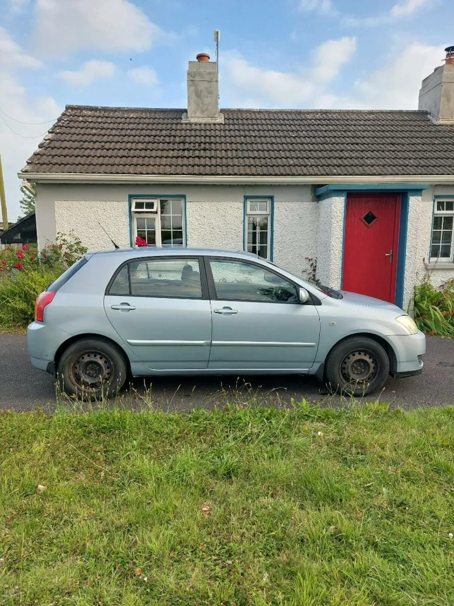 Toyota corolla - Image 2