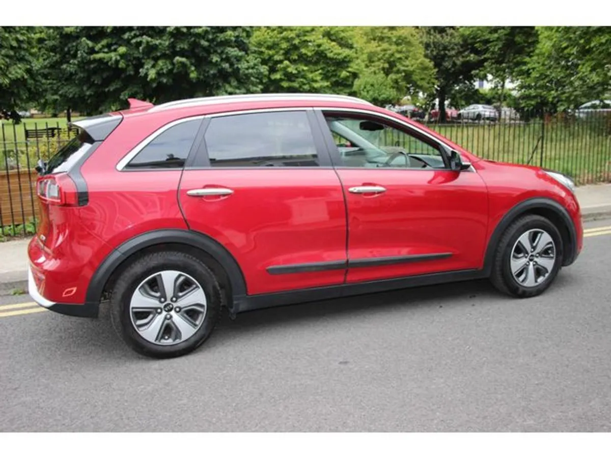 Kia Niro 2018 Self Charging Hybrid - 1/2 Leather - Image 4