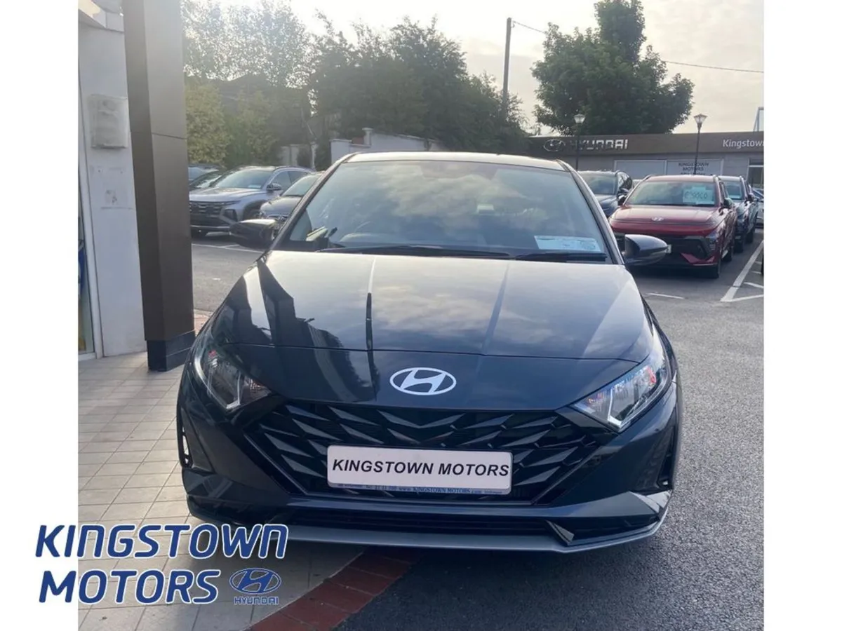 Hyundai i20 Deluxe Plus Automatic - Image 2