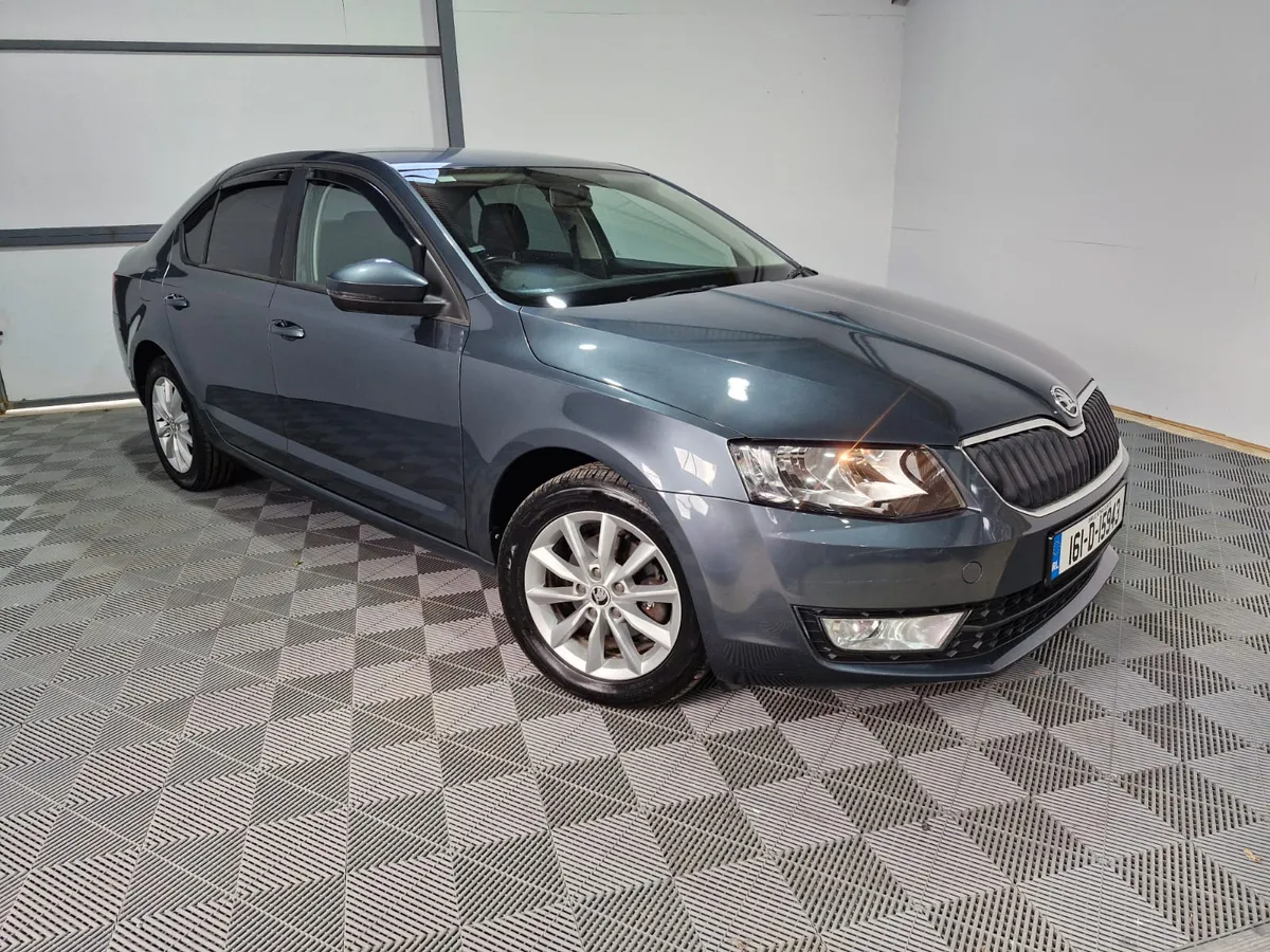 2016 Skoda Octavia Ambition 1.6 Auto DSG - Image 2