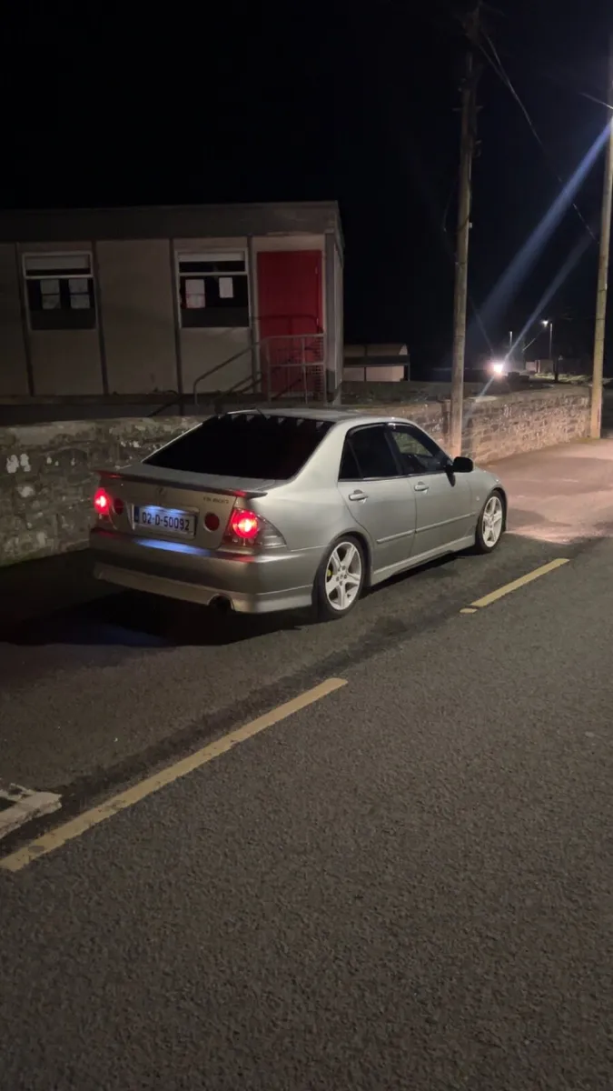 Lexus is200 - Image 2