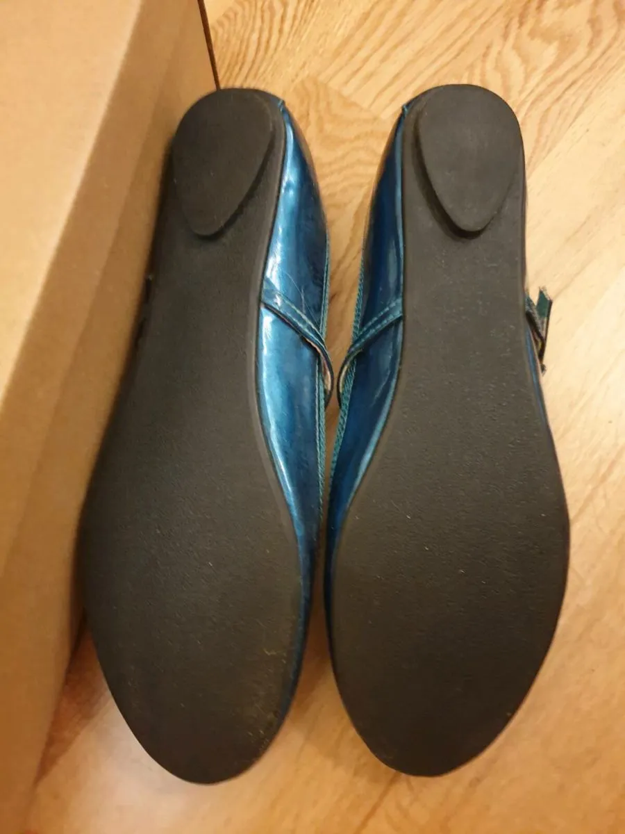 Shoes - Image 4