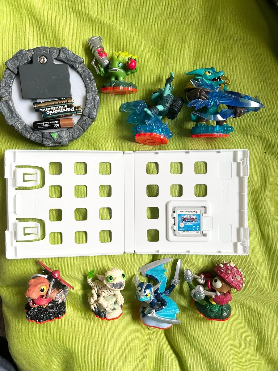 Nintendo 3DS Skylanders Trap Team Bundle