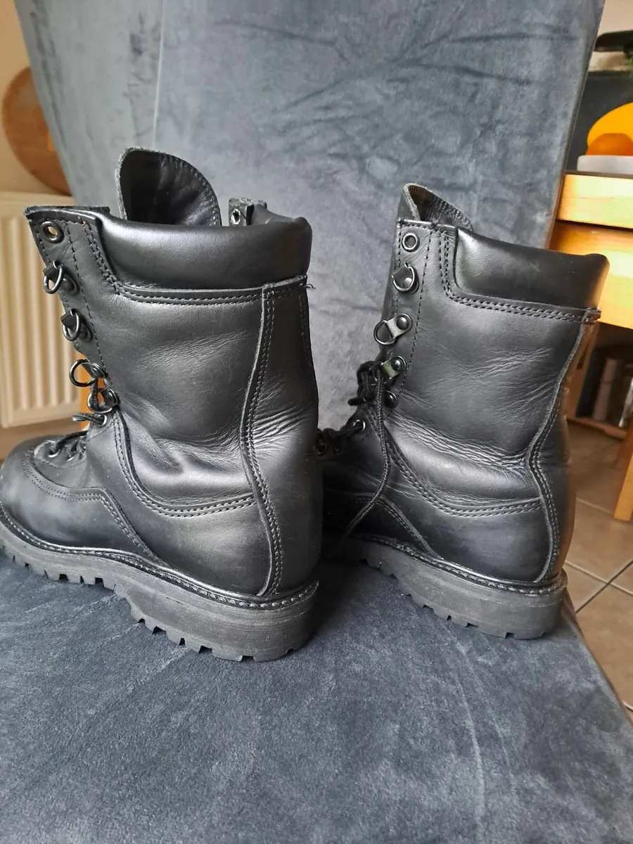 mountain boots - Image 3