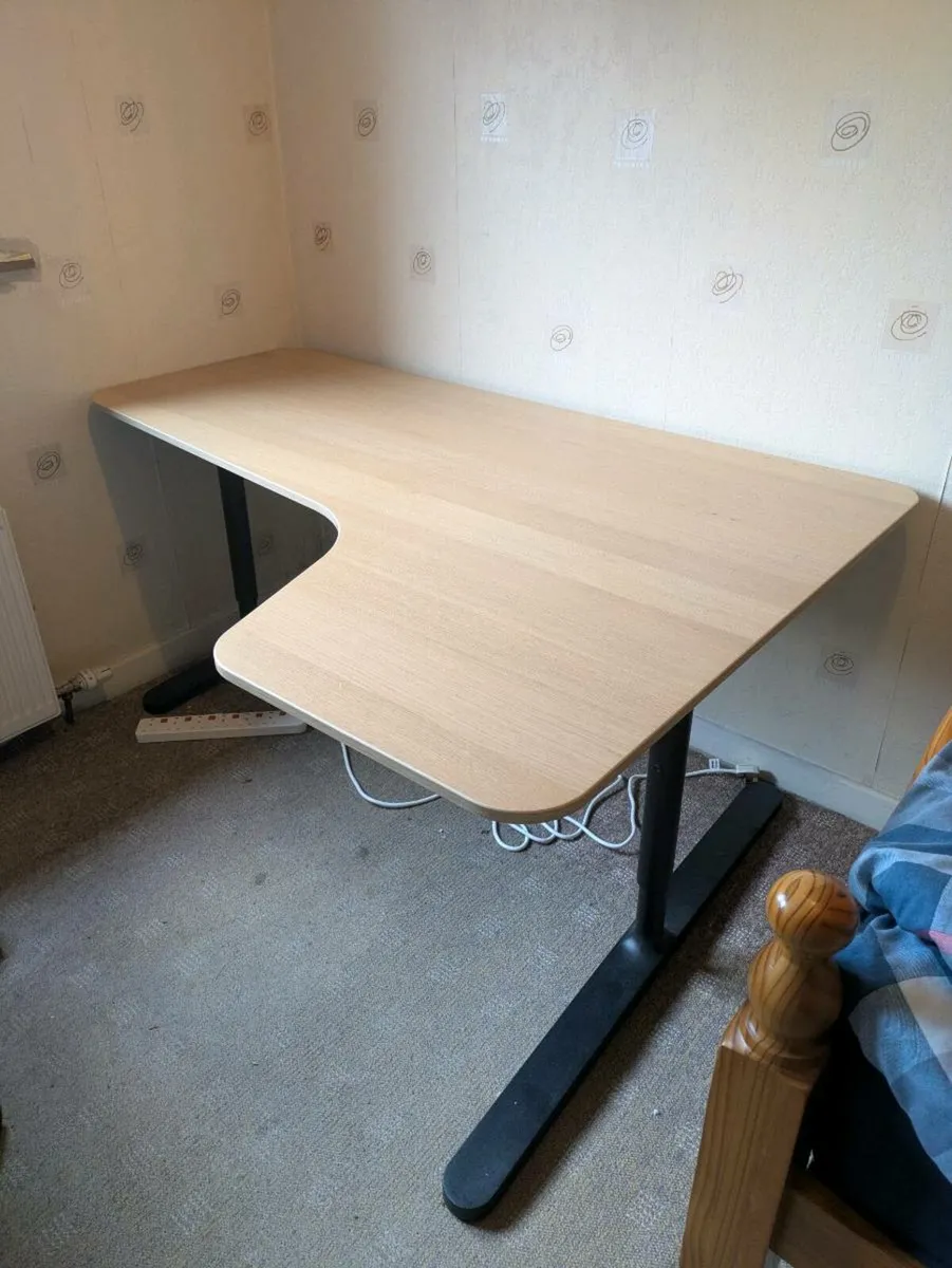 Office desk - Image 1