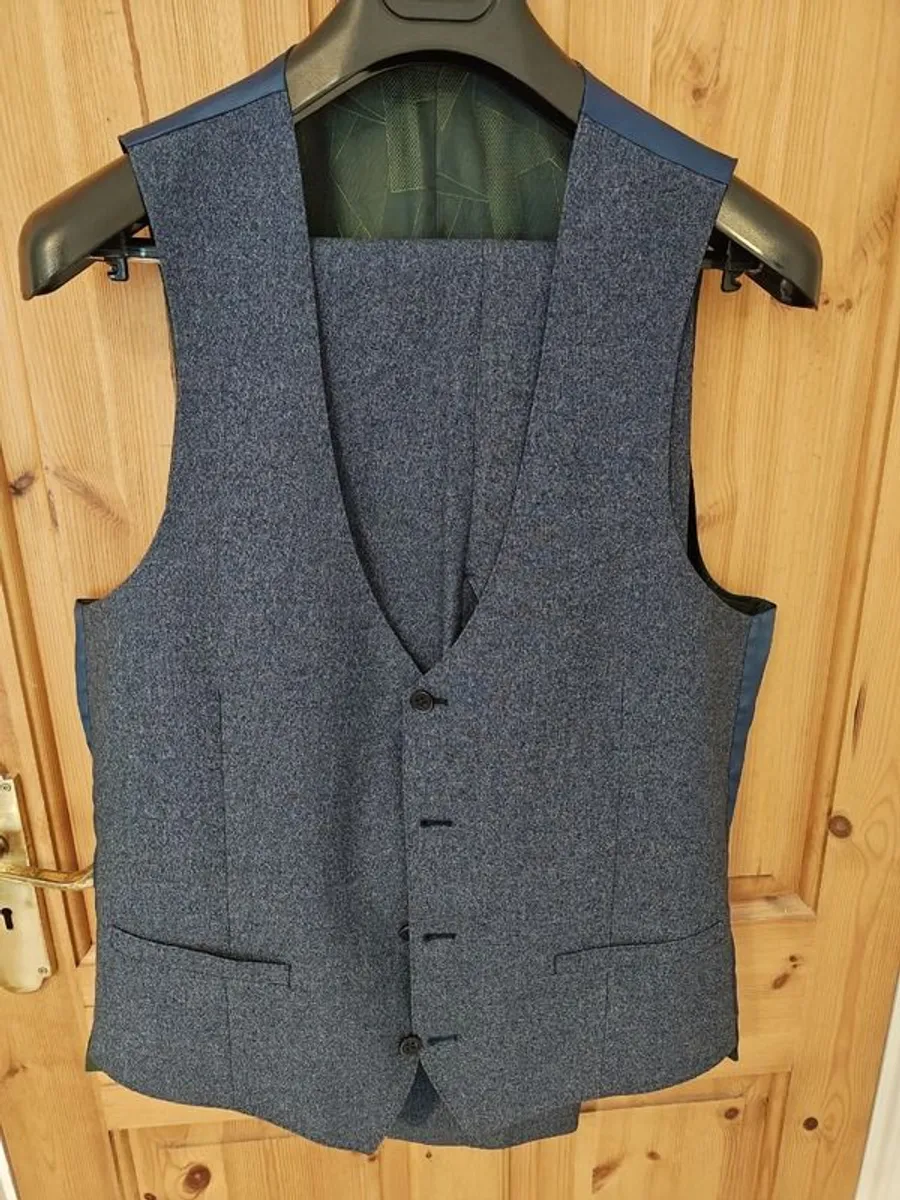 Men's suit (slim fit) - Image 4