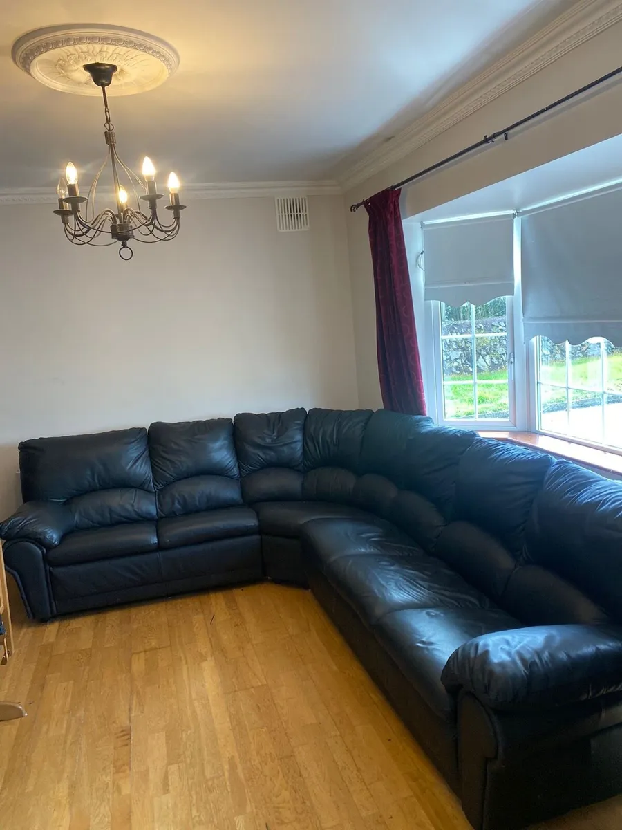 Black leather corner sofa - Image 2