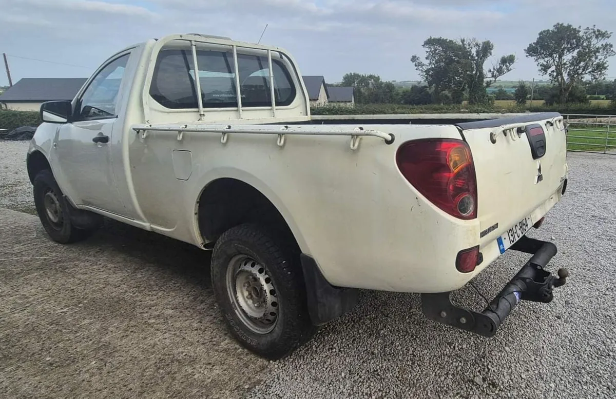 Mitsubishi L200 single cab pick up jeep - Image 2