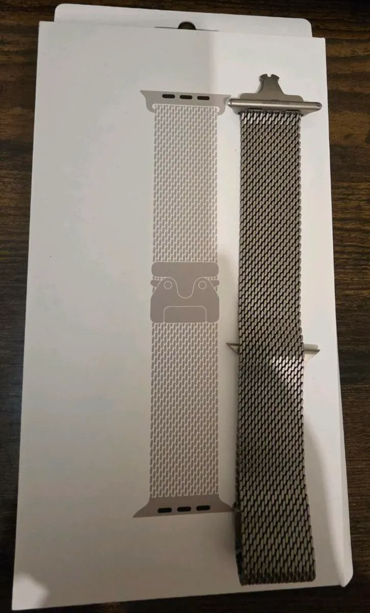 Apple Titanium Milanese loop strap (49mm) - Image 4