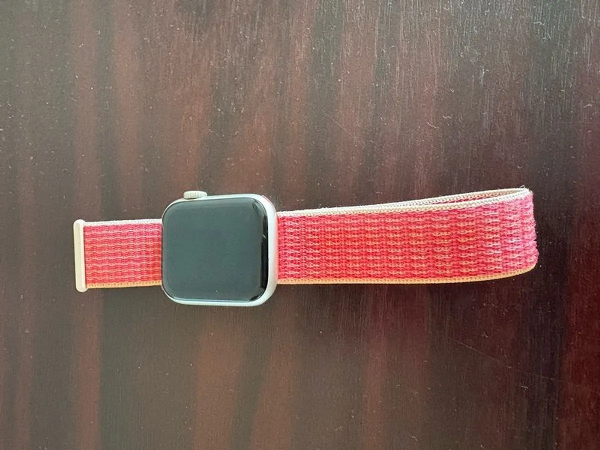 Apple Watch SE 2nd Gen 40mm - Image 1